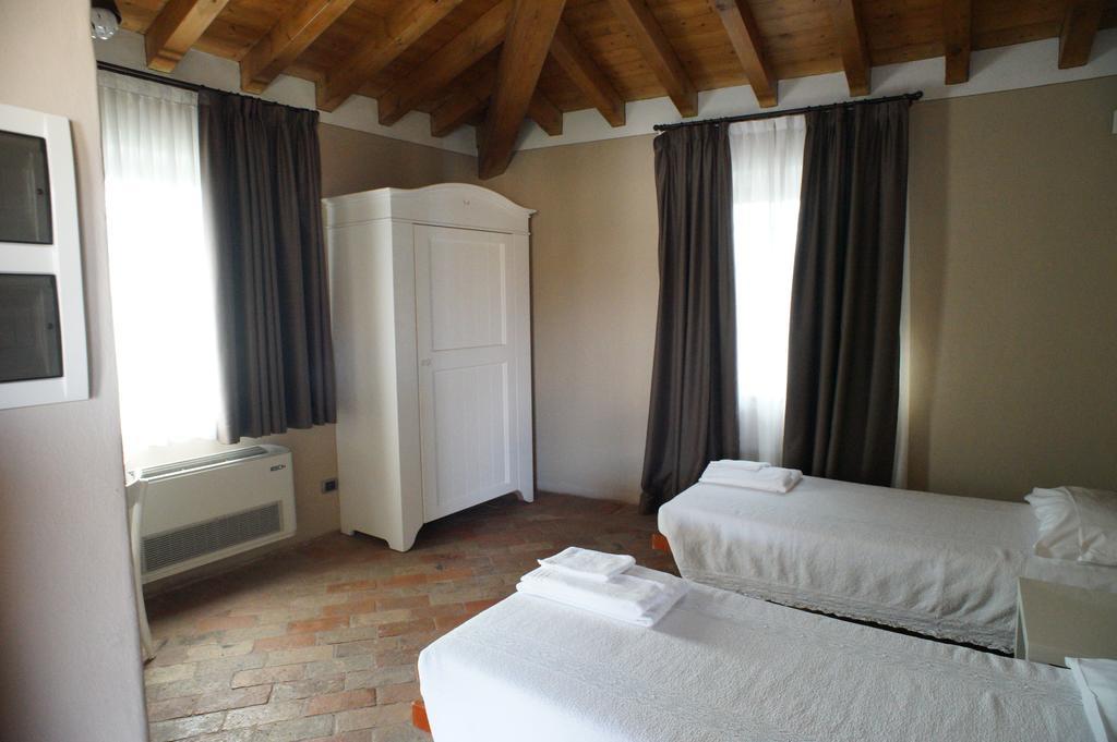 Corte Breda, Agriturismo Bed&Breakfast Chiari Exterior foto